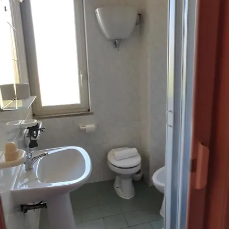 圣里奥假日公寓酒店 3* 布里亚蒂科