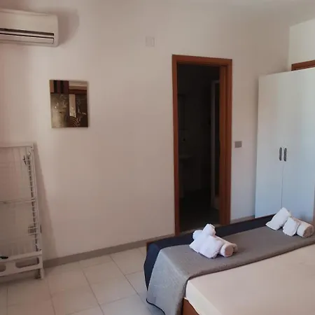 圣里奥假日公寓酒店 布里亚蒂科