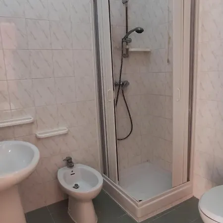 圣里奥假日公寓酒店 布里亚蒂科